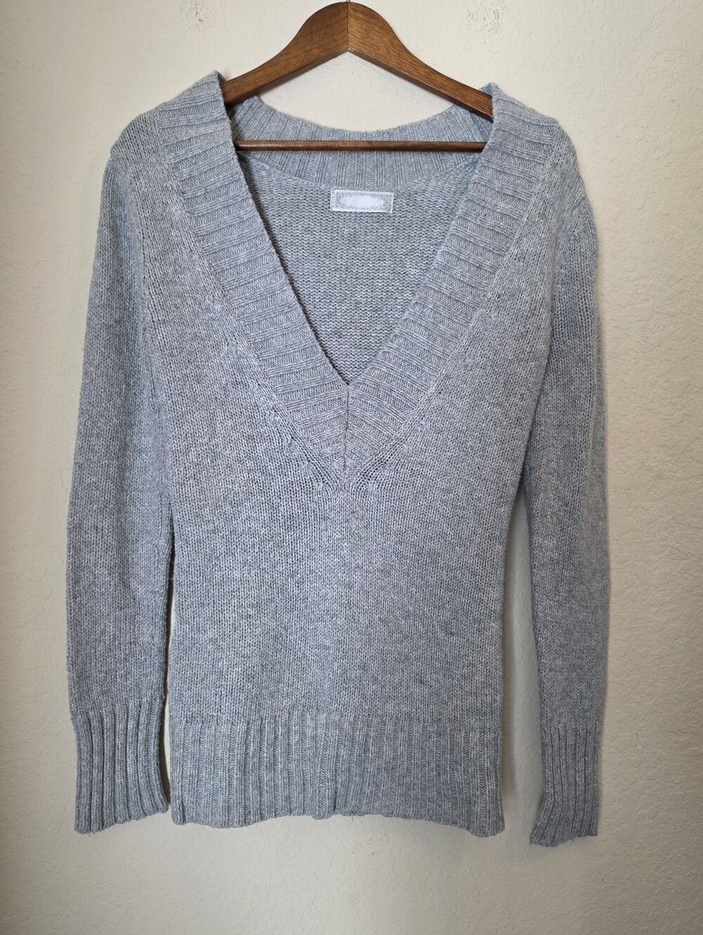 Old Navy Sweater Womens Small Grey Ribbed Trim Minimalist Capsule Wardrobe Style